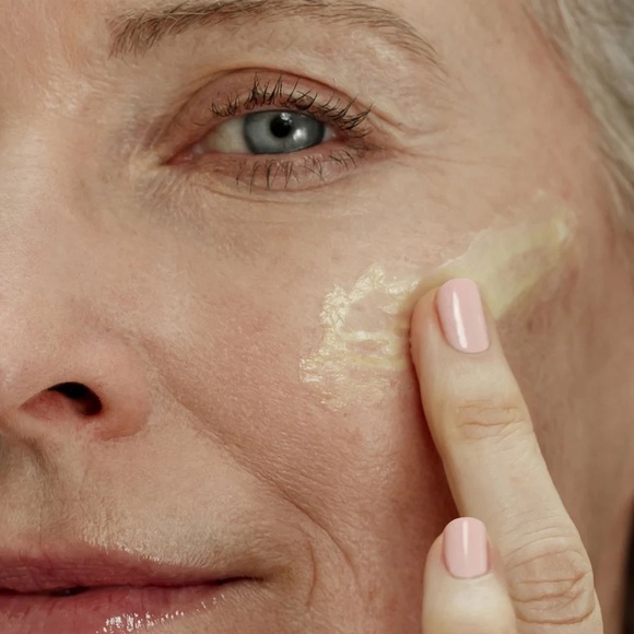 Matter of Fact Wrinkle + Texture Concentrate - Picture 3 of 13